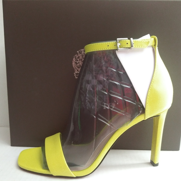 Vince Camuto Lauralie Yellow Heels - Picture 2 of 6